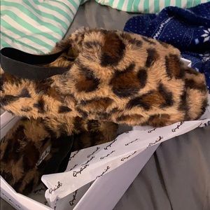 Faux fur slippers